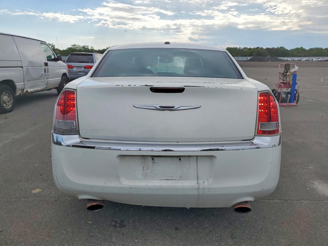 2011 CHRYSLER 300