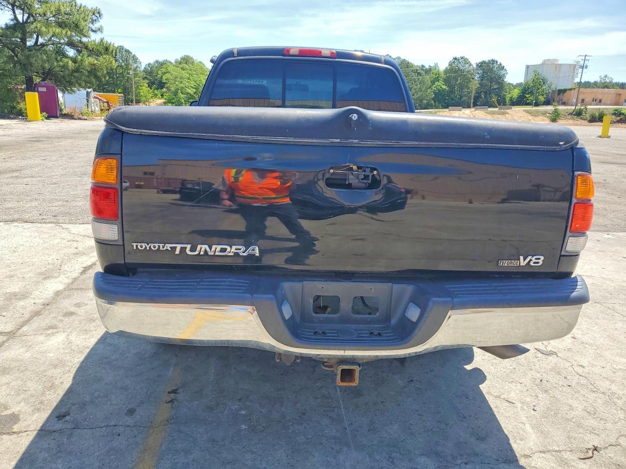 2004 TOYOTA TUNDRA