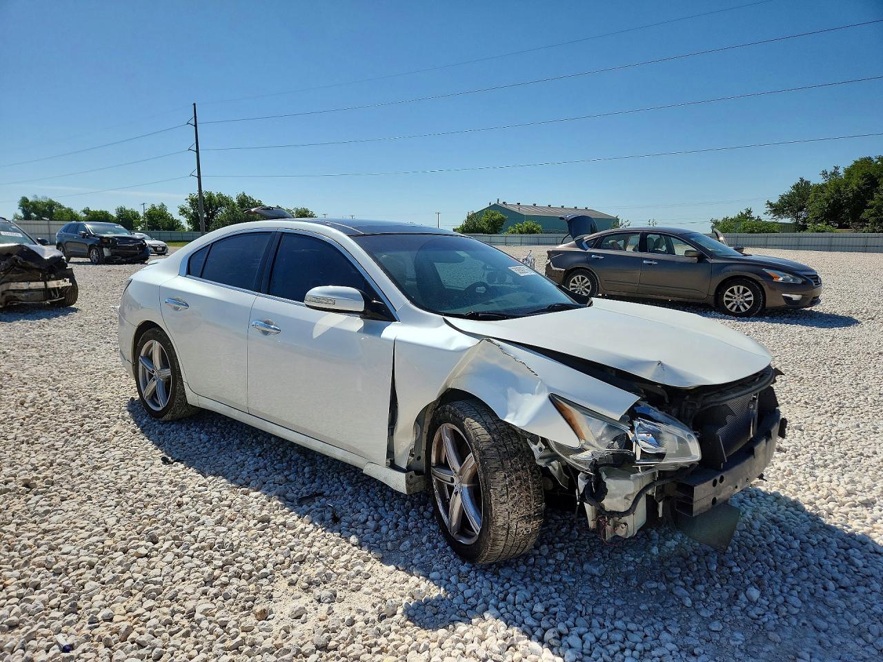 2014 NISSAN Maxima