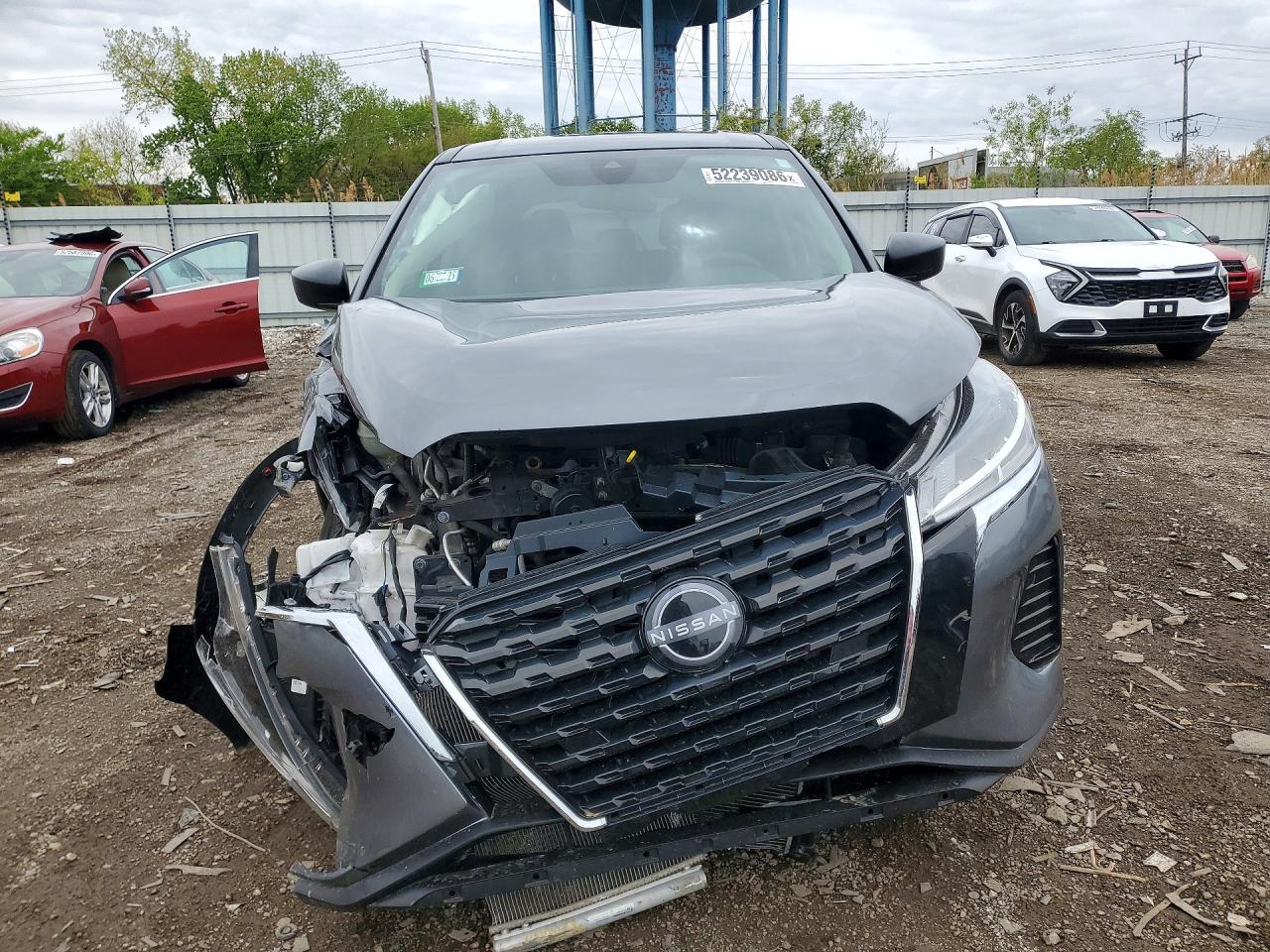 2023 NISSAN KICKS
