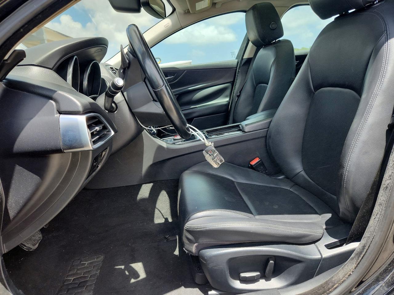 2018 JAGUAR XE