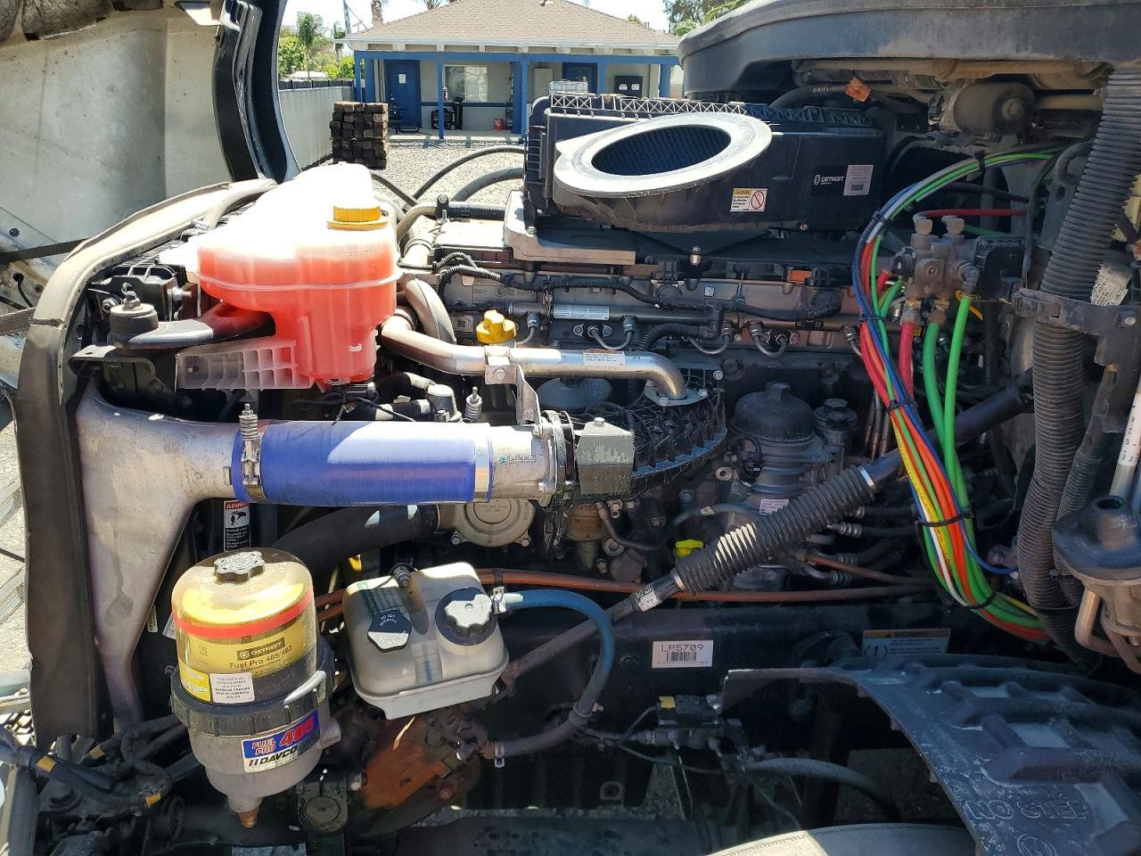 2020 FREIGHTLINER CASCADIA 126