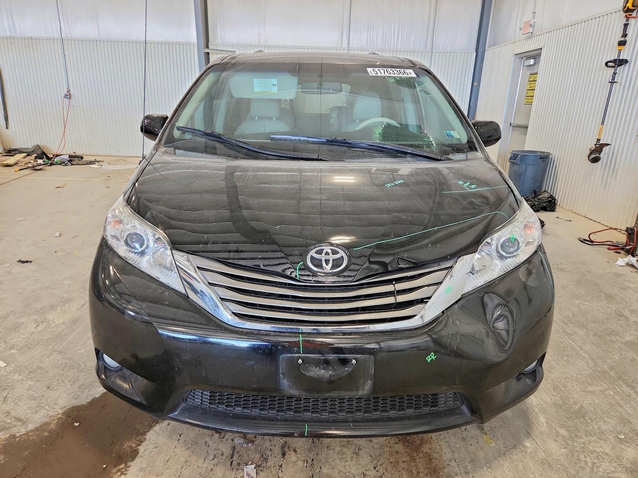 2013 TOYOTA SIENNA