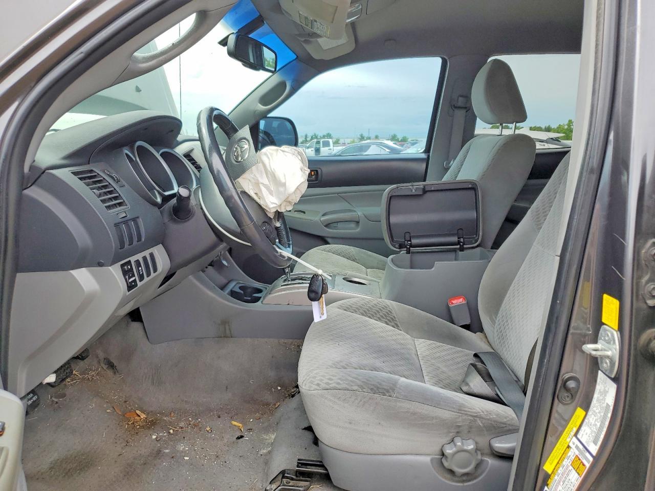 2011 TOYOTA TACOMA
