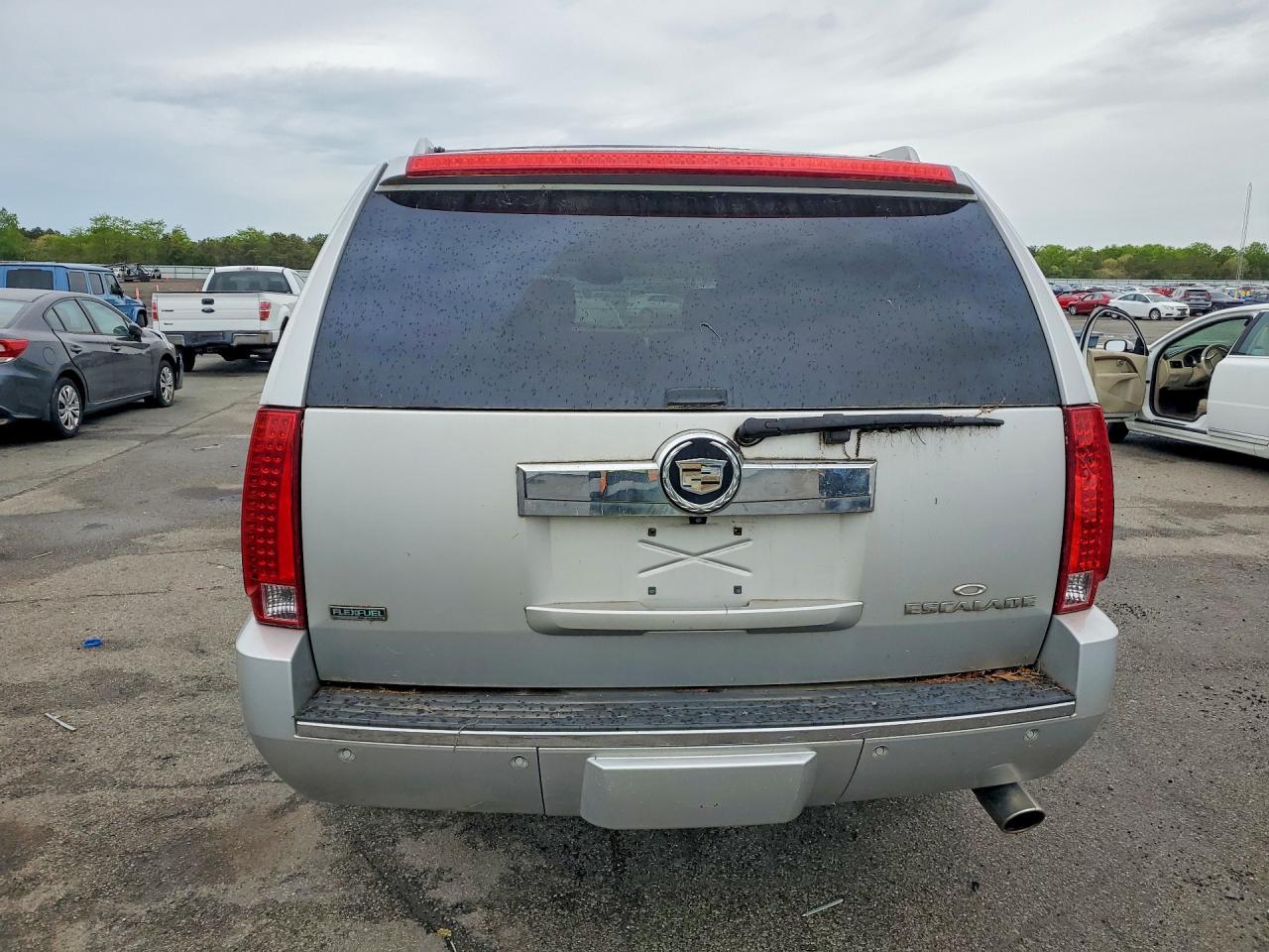 2010 CADILLAC Escalade ESV