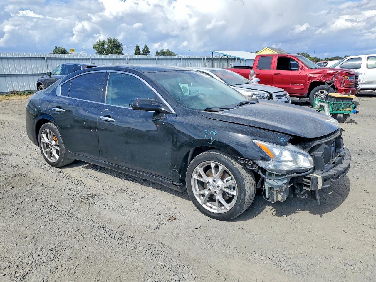 2014 NISSAN Maxima