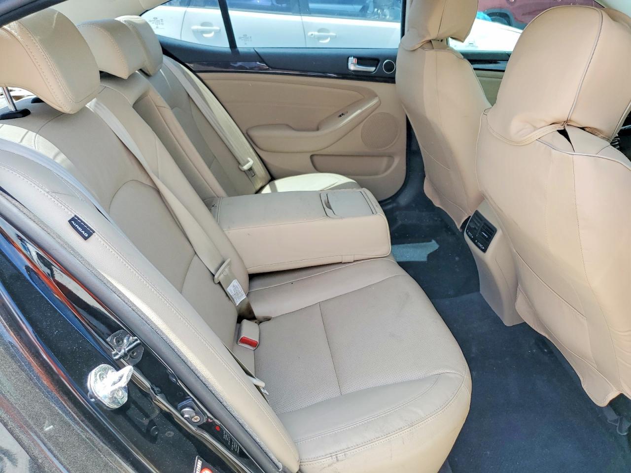 2016 KIA Cadenza