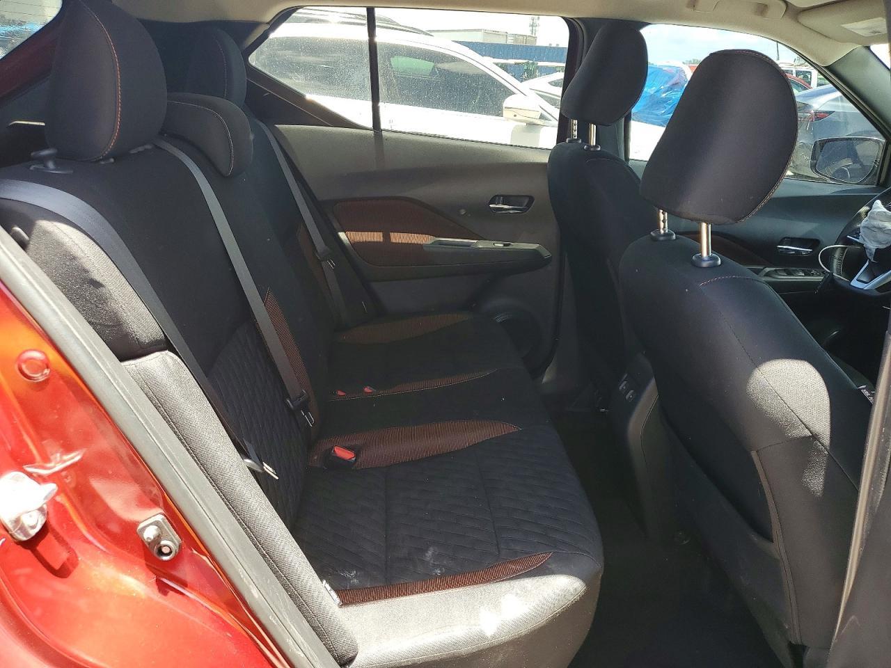 2021 NISSAN KICKS
