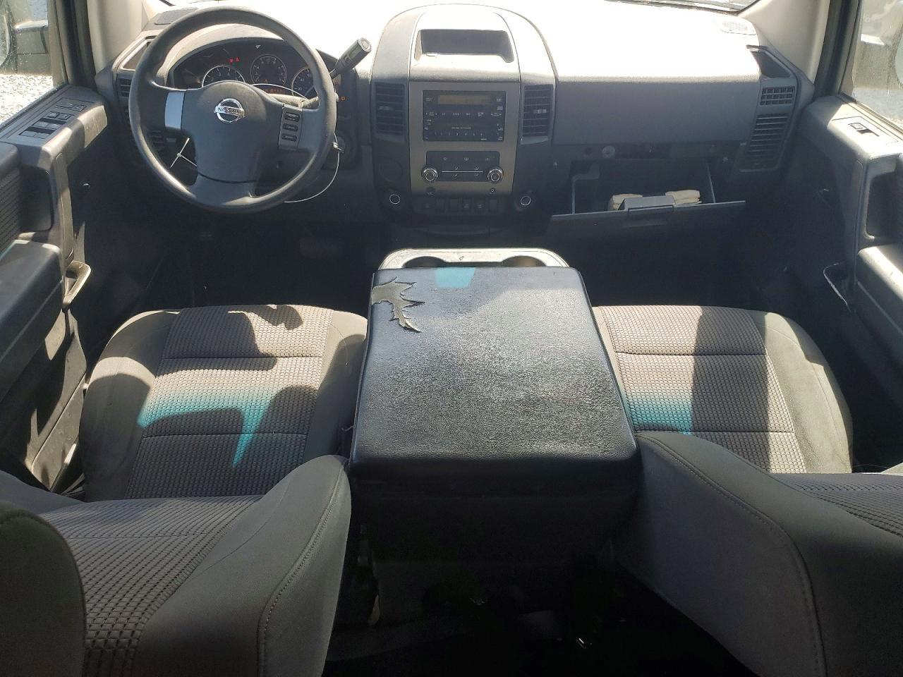 2011 NISSAN Titan