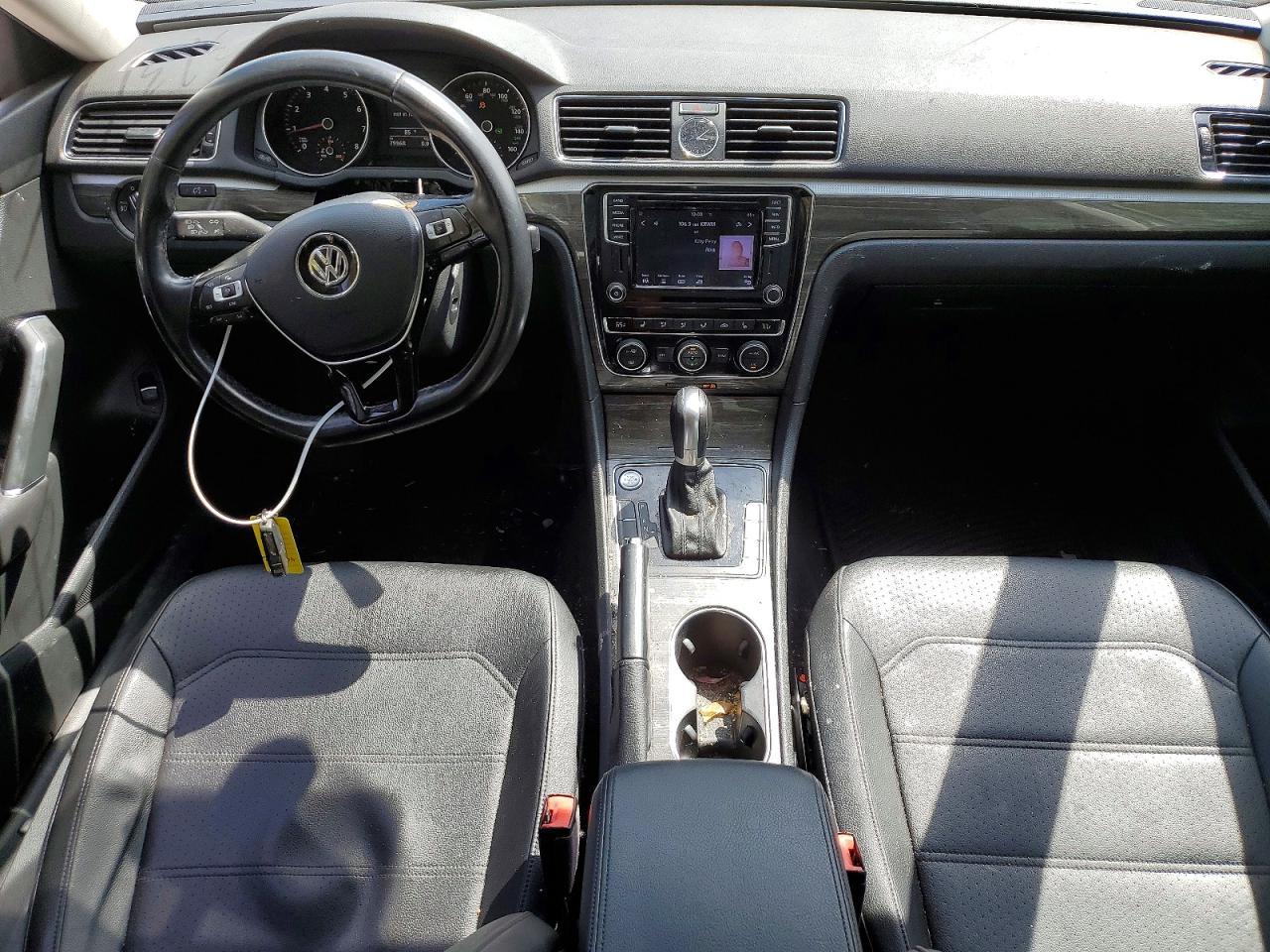 2016 VOLKSWAGEN Passat