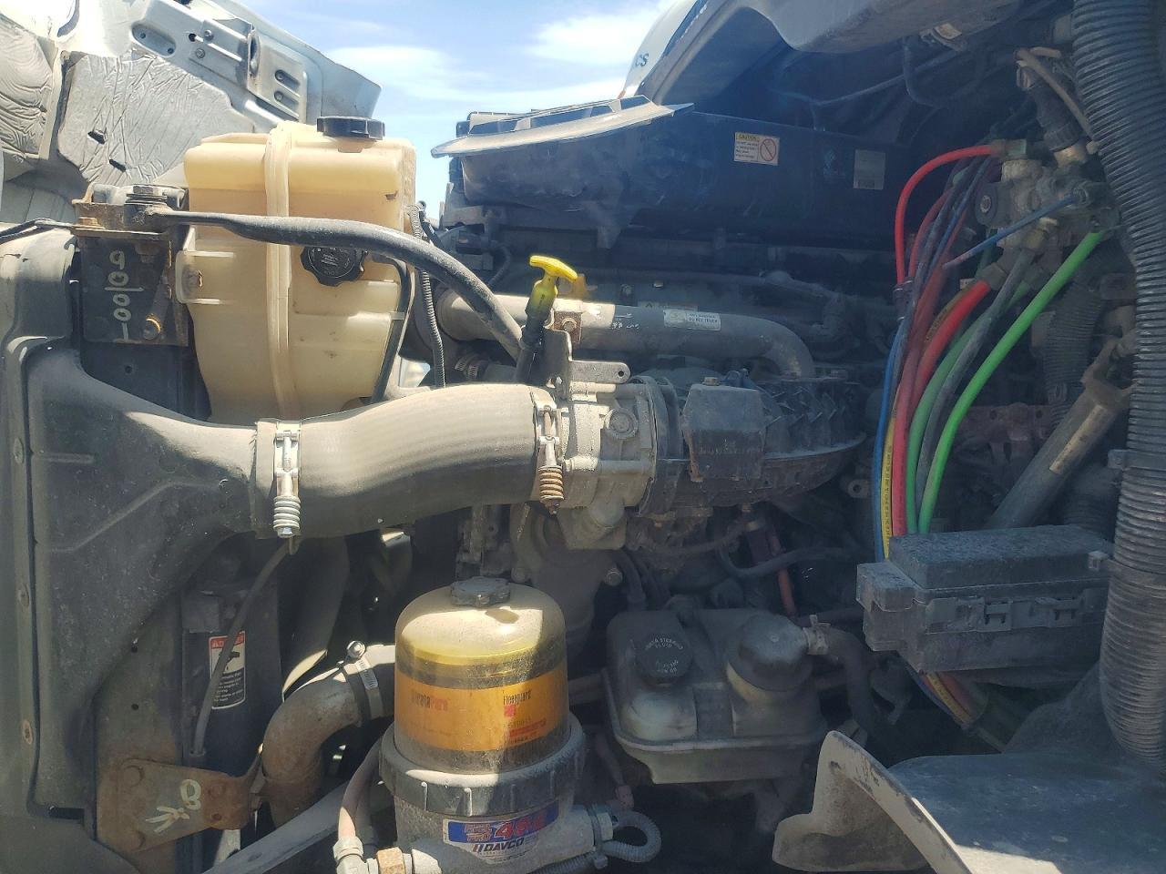 2016 FREIGHTLINER Cascadia 113