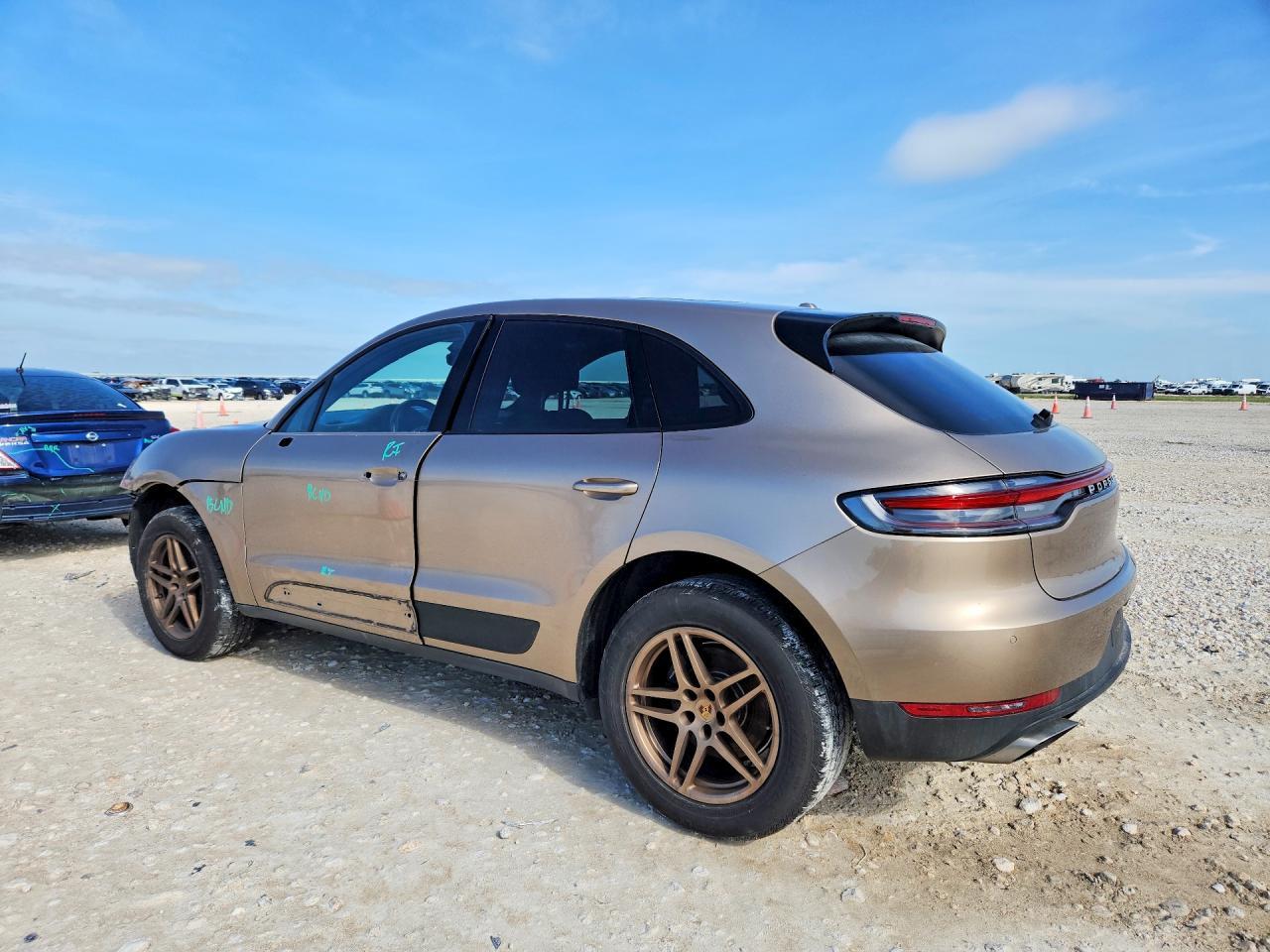 2021 PORSCHE Macan