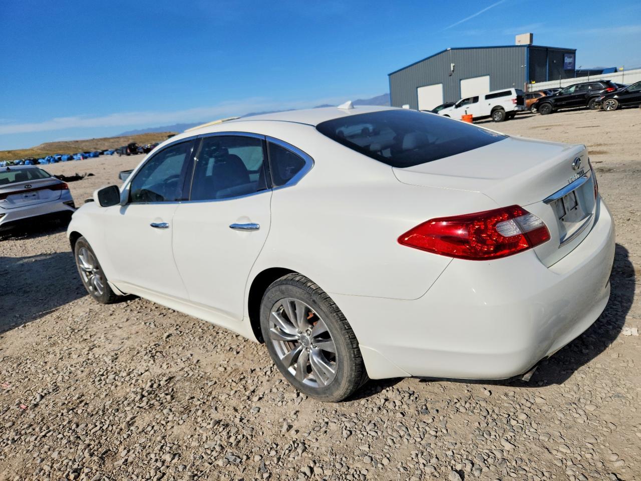 2012 INFINITI M56