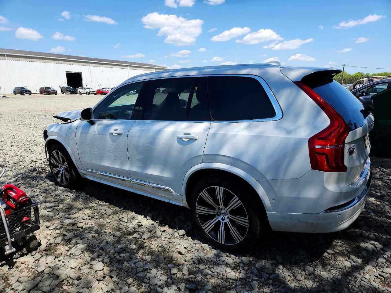 2024 VOLVO XC90