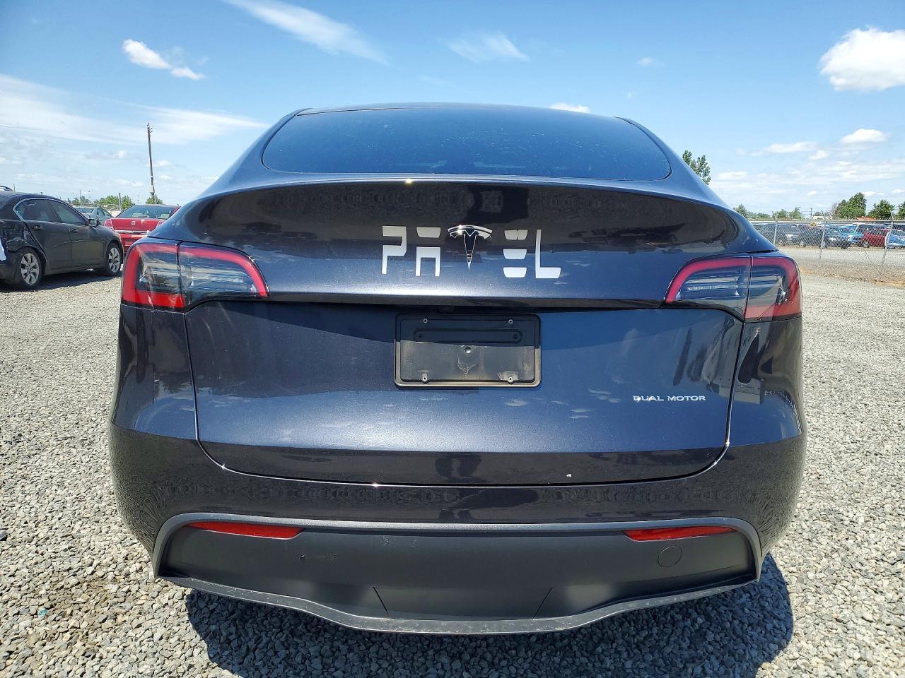 2024 TESLA MODEL Y