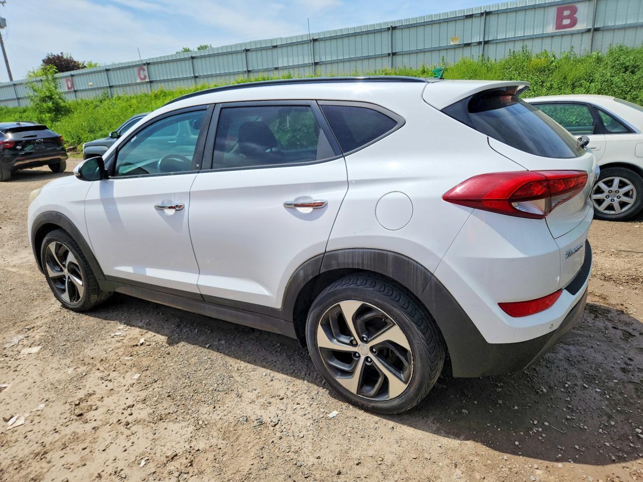2016 HYUNDAI TUCSON