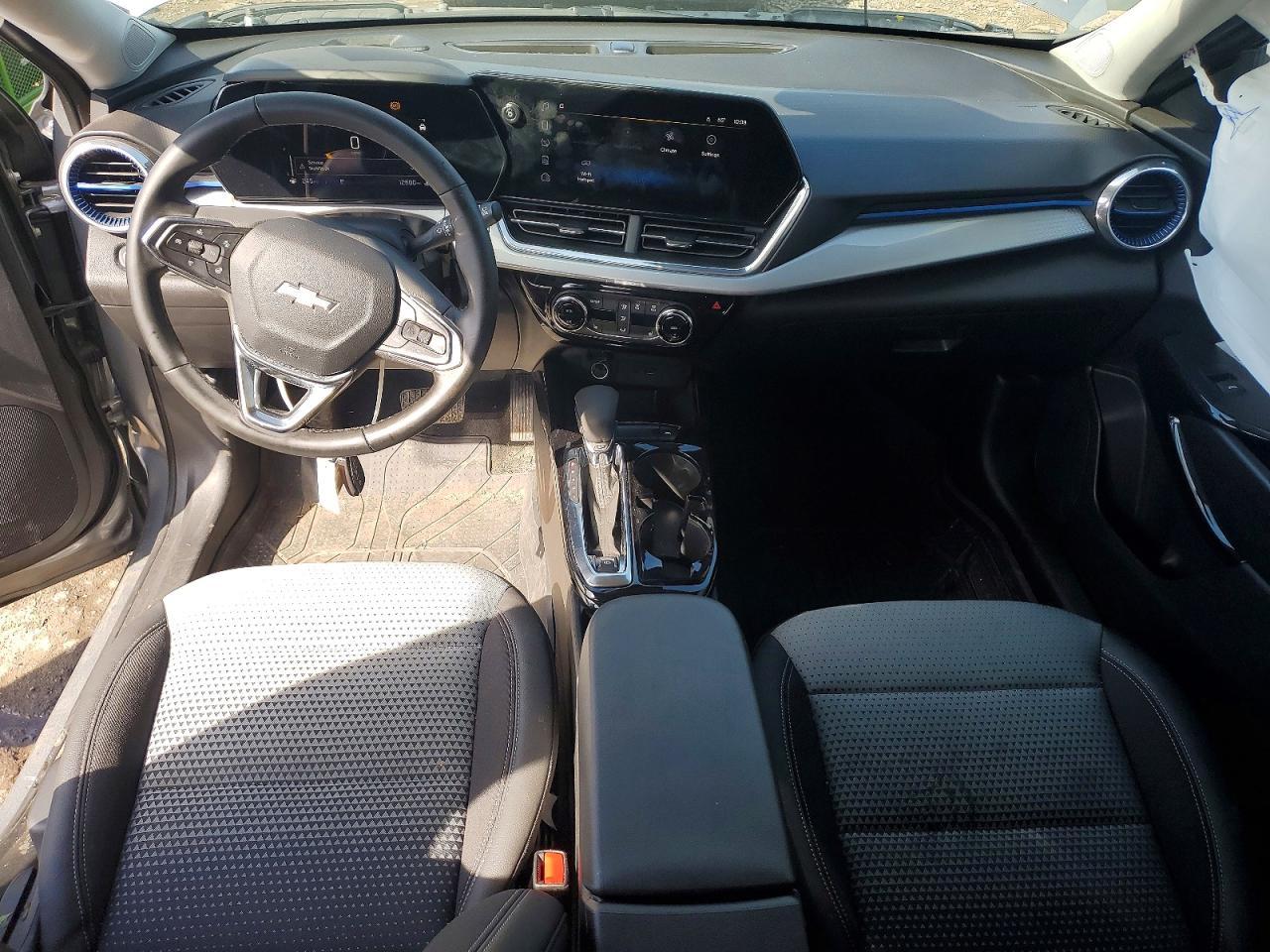 2025 CHEVROLET TRAX