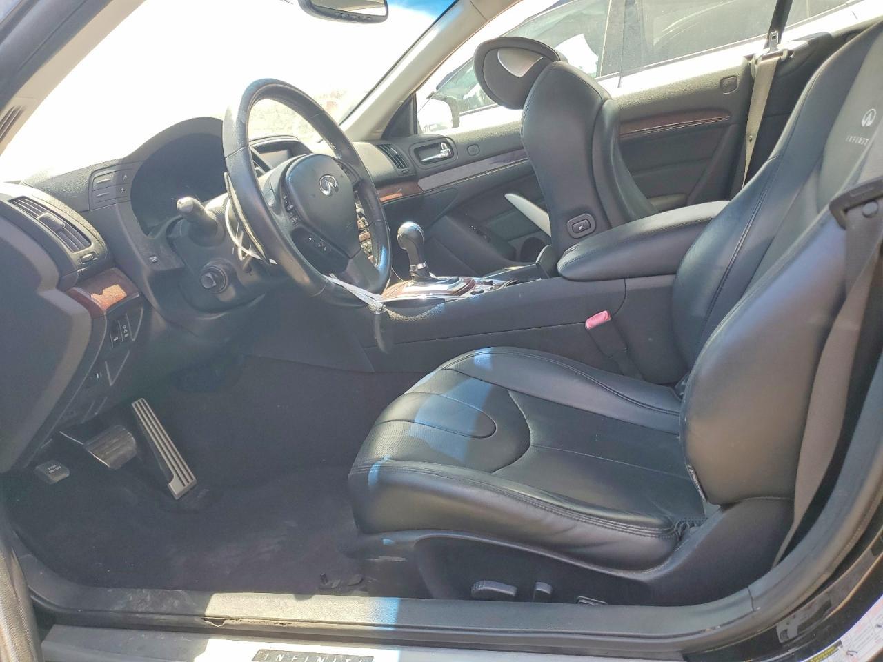 2011 INFINITI G37