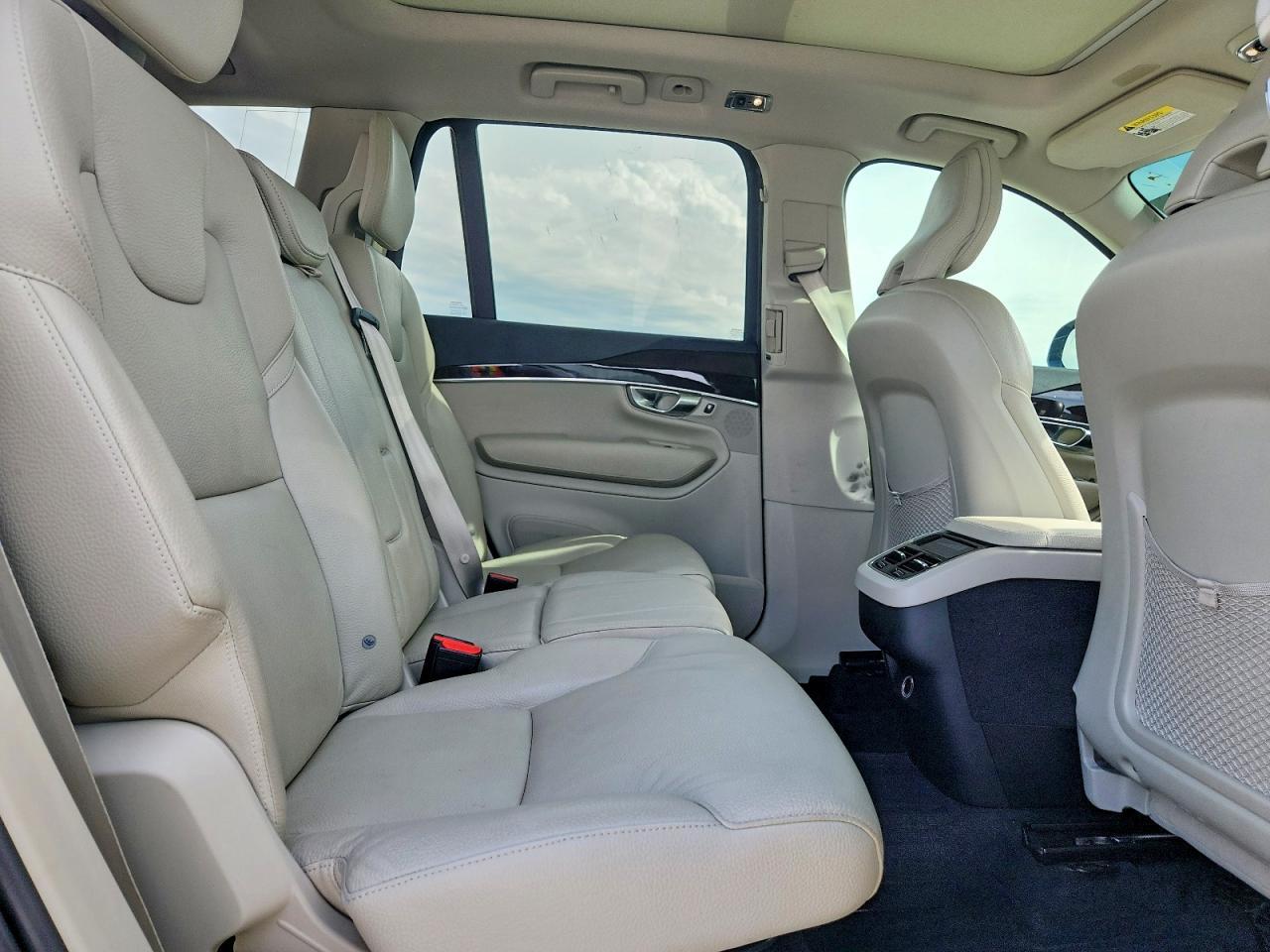 2019 VOLVO XC90