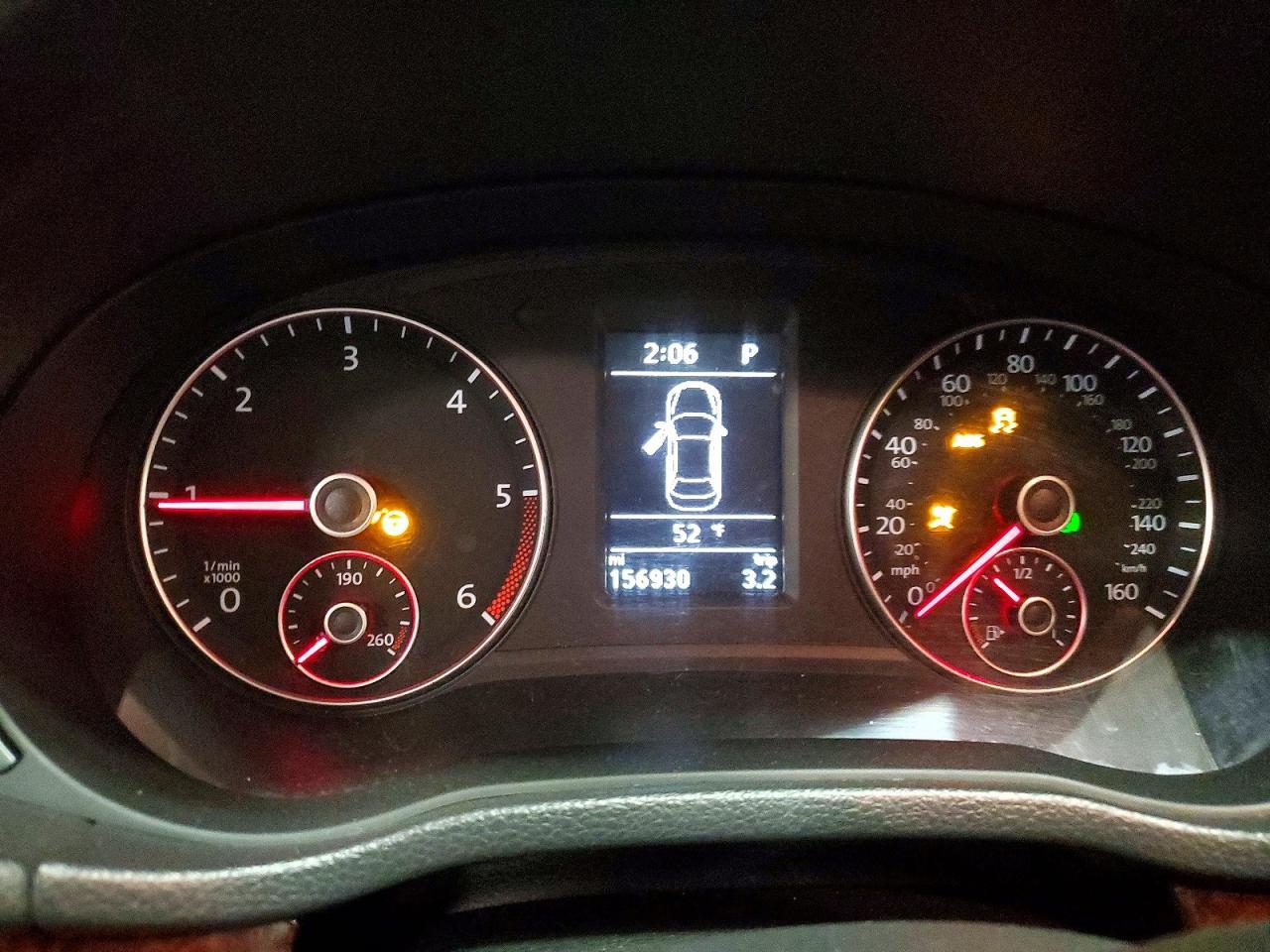 2013 VOLKSWAGEN Passat