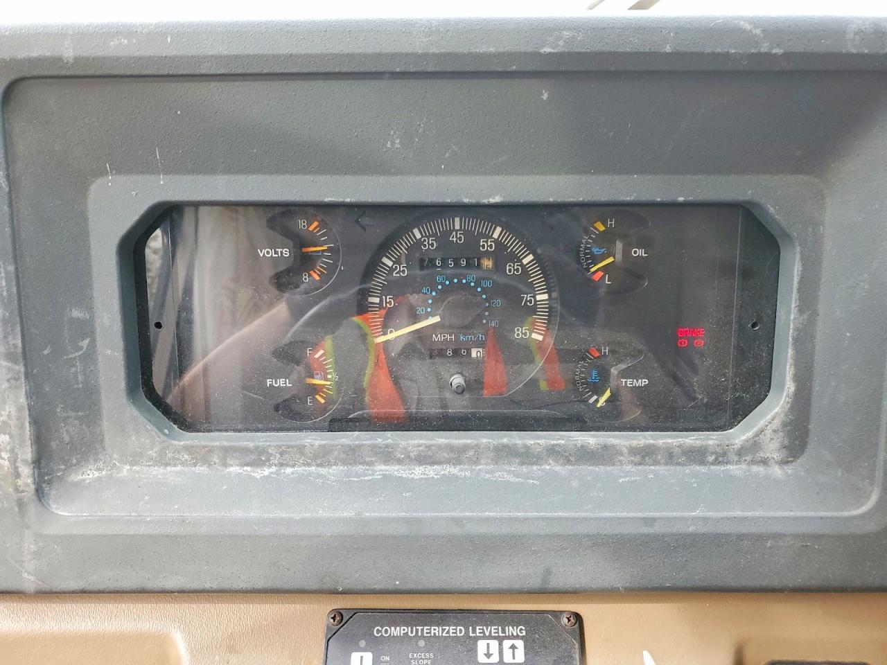 1992 FORD F530