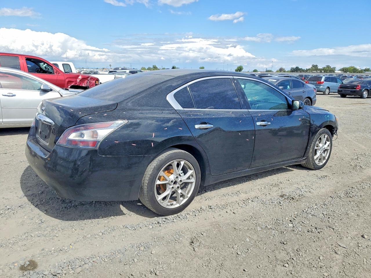 2014 NISSAN Maxima