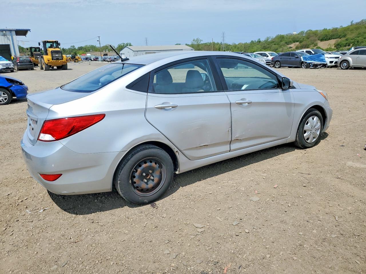 2016 HYUNDAI ACCENT