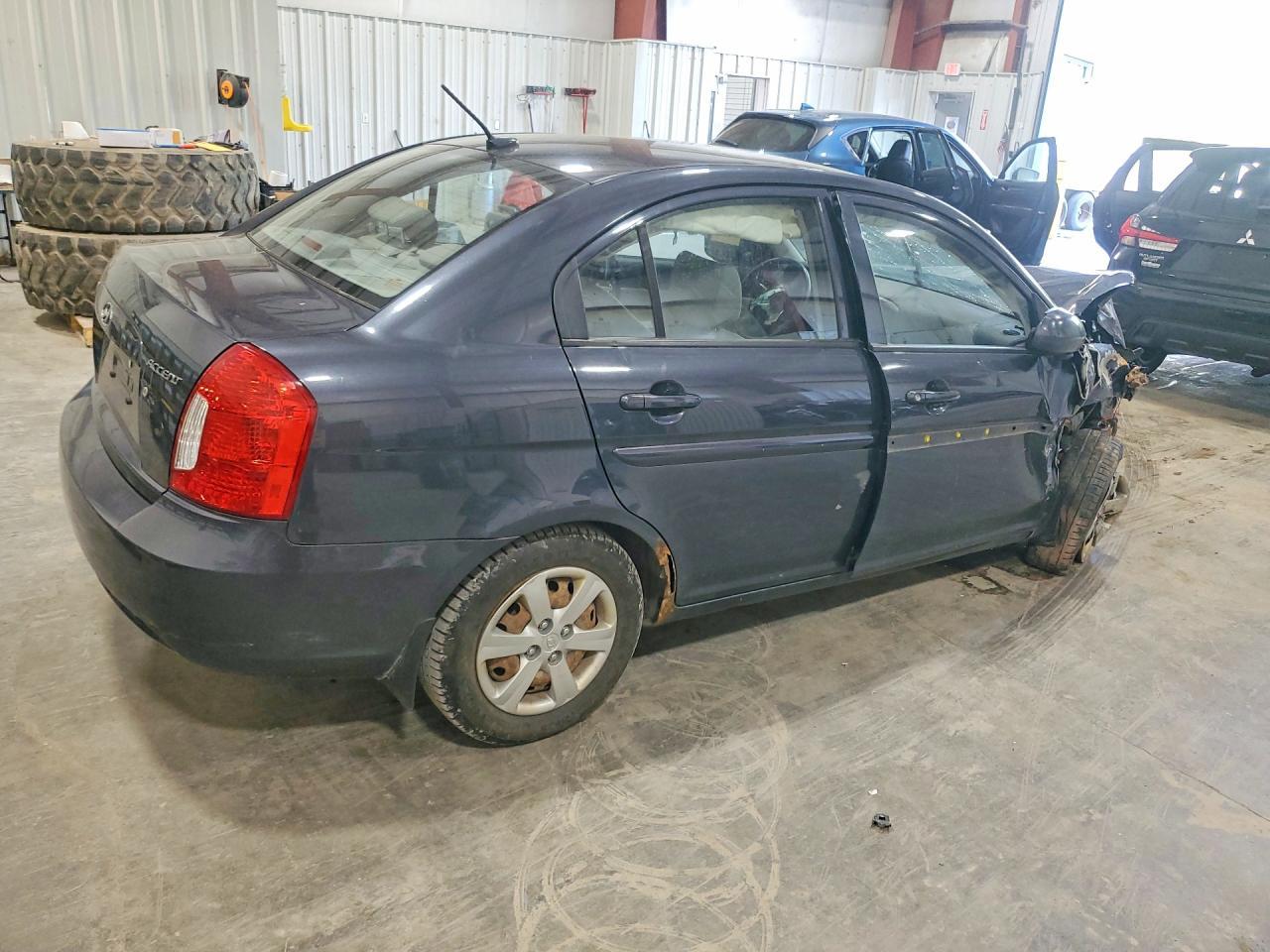 2011 HYUNDAI ACCENT
