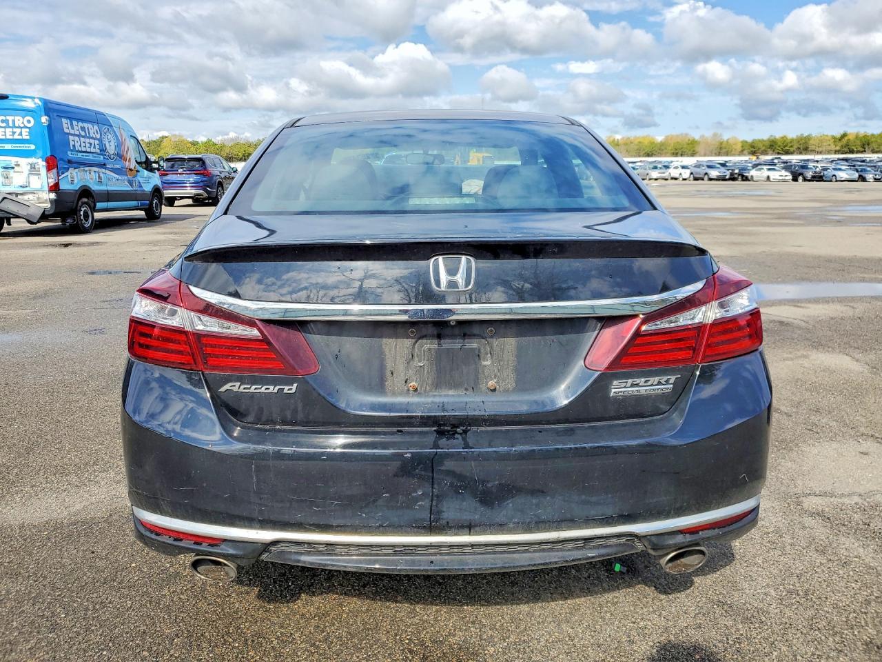 2017 HONDA ACCORD