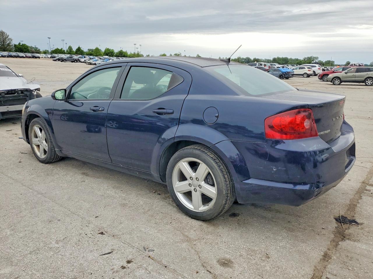 2013 DODGE Avenger