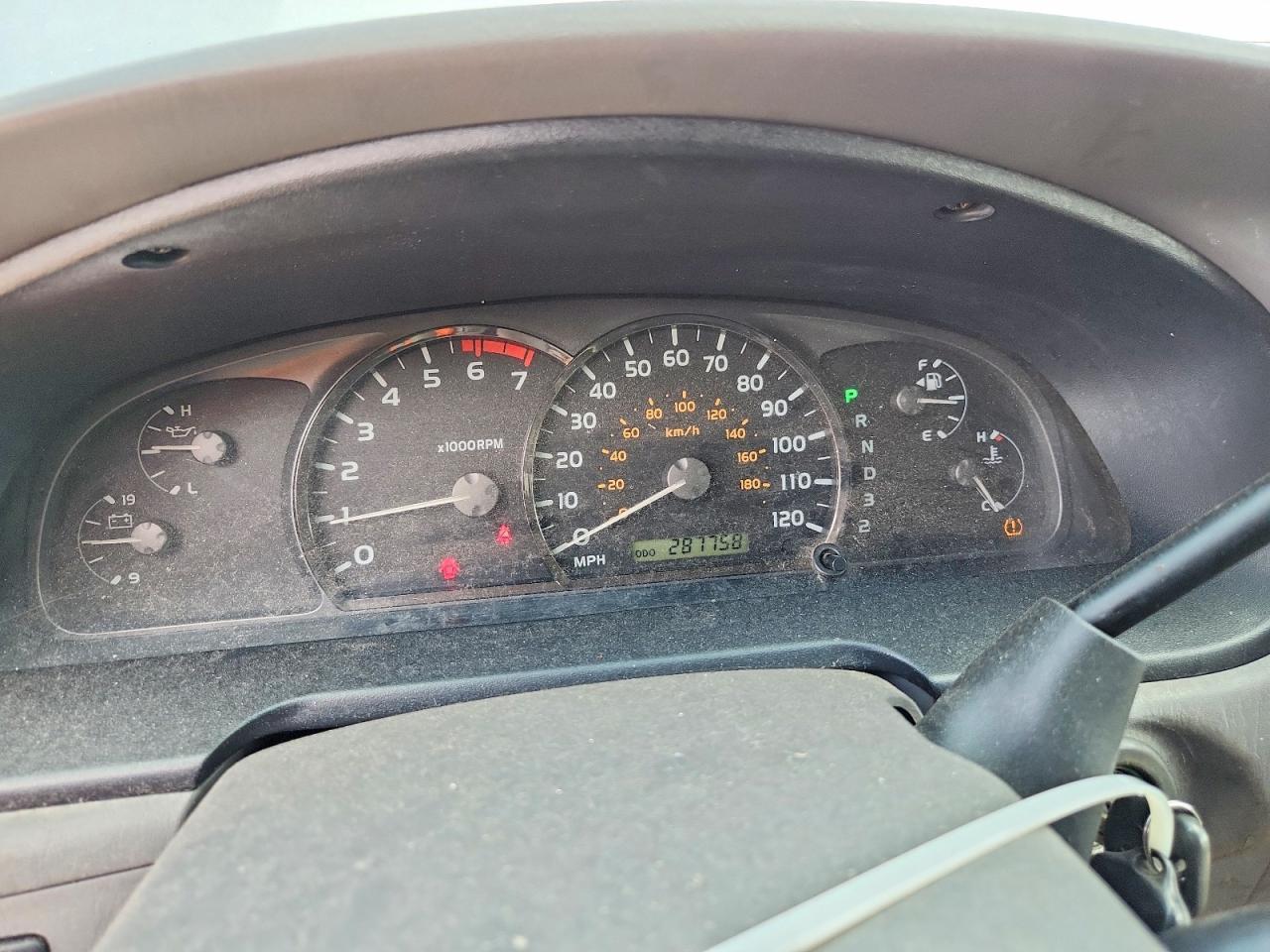 2005 TOYOTA Sequoia