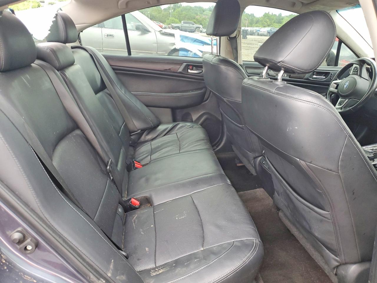 2015 SUBARU Legacy