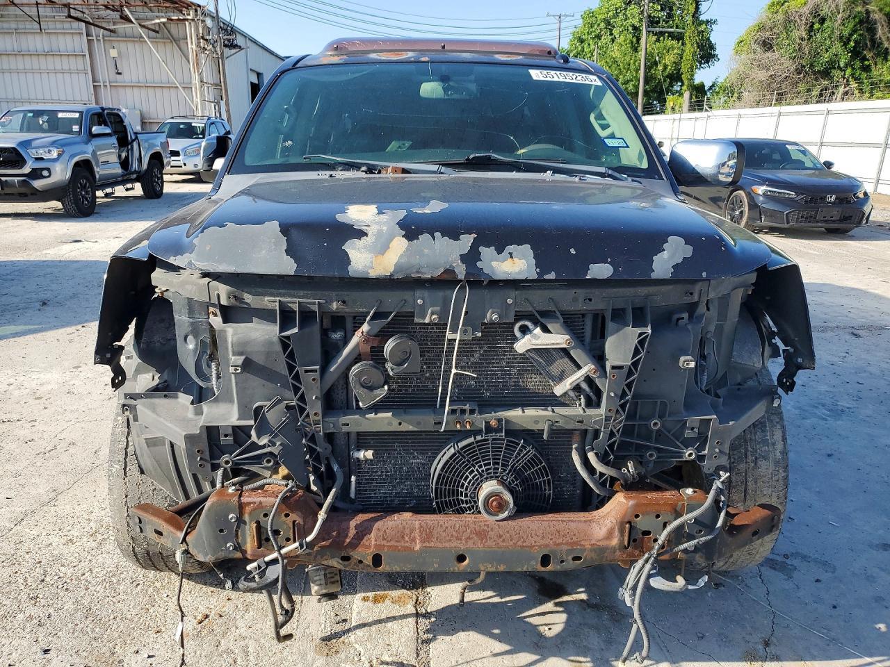 2013 NISSAN Armada
