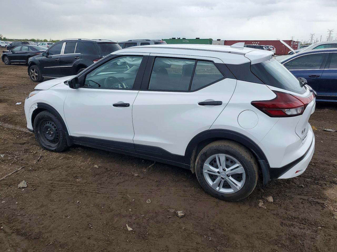 2025 NISSAN KICKS
