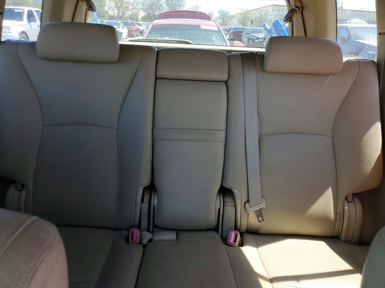 2004 TOYOTA HIGHLANDER