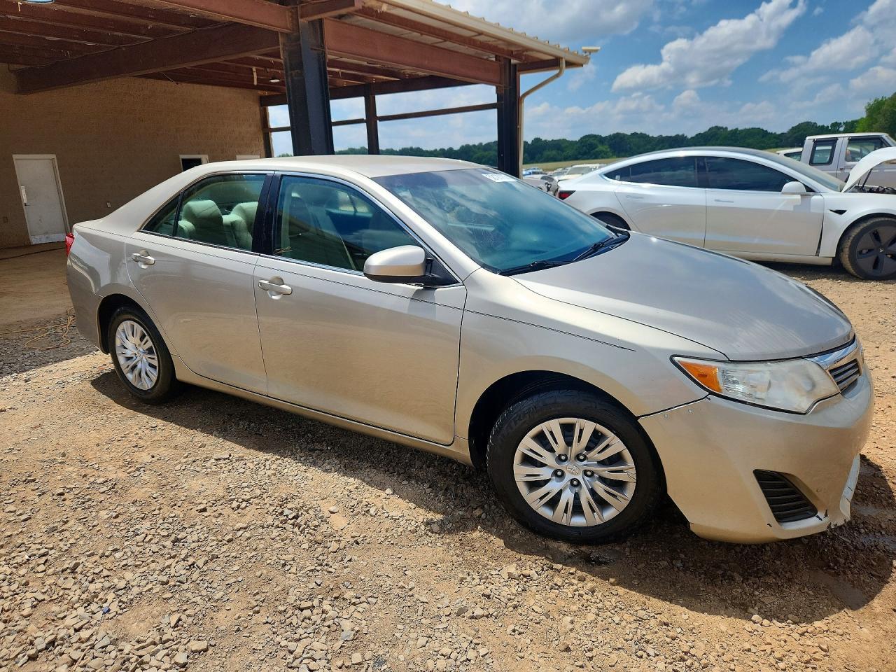 2014 TOYOTA CAMRY