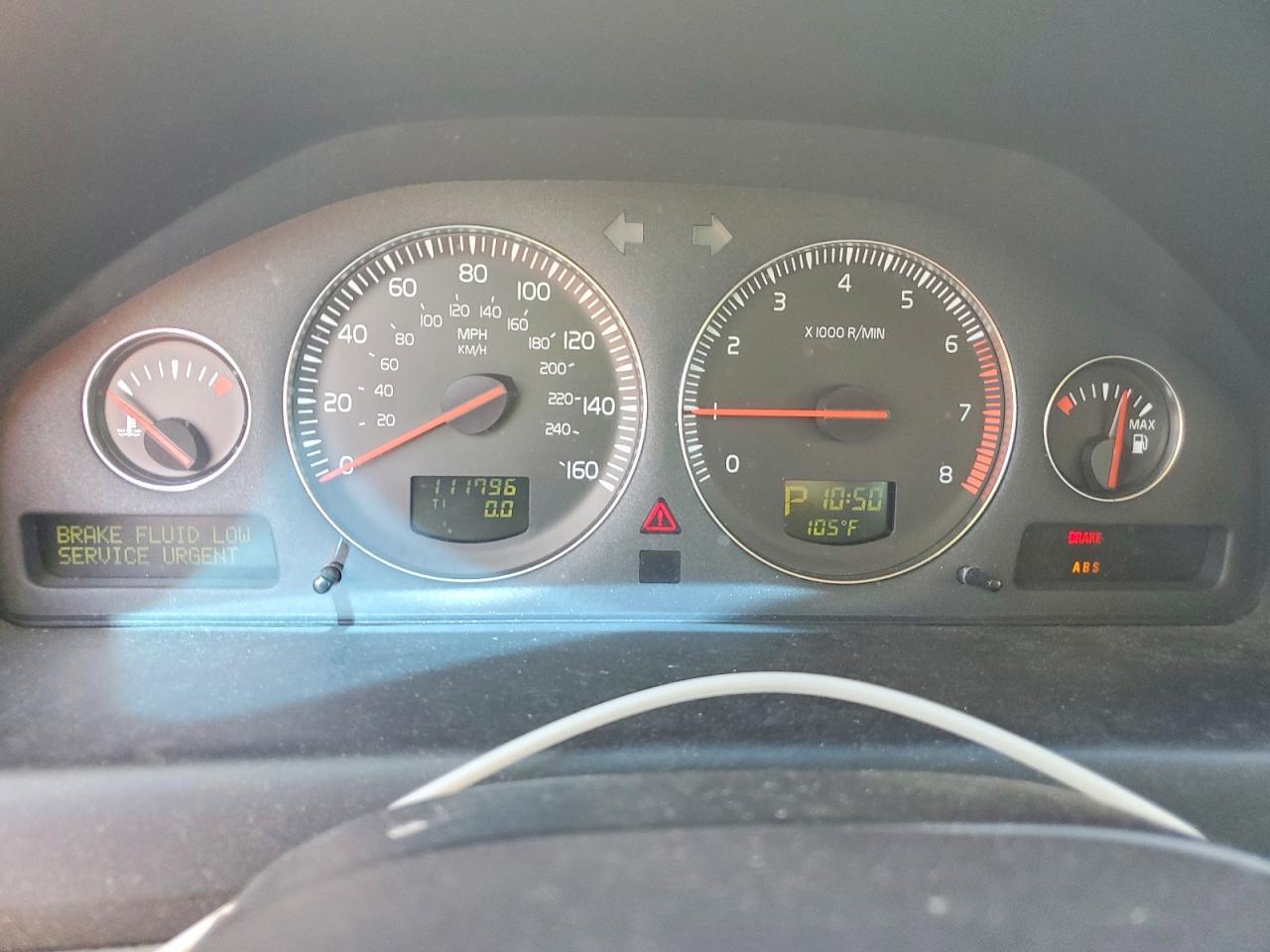 2005 VOLVO V70