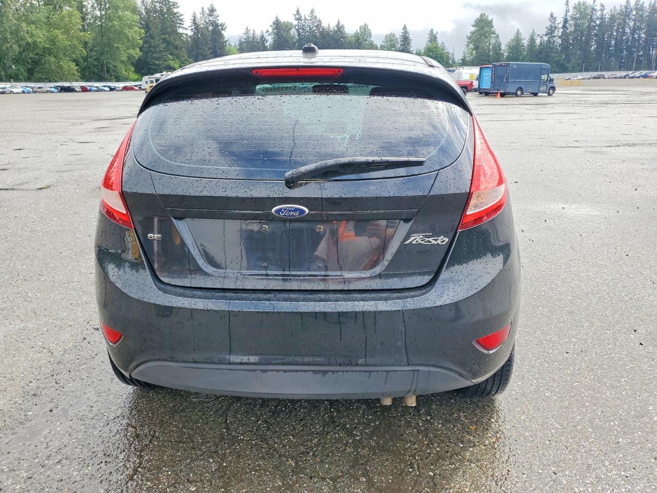 2011 FORD Fiesta