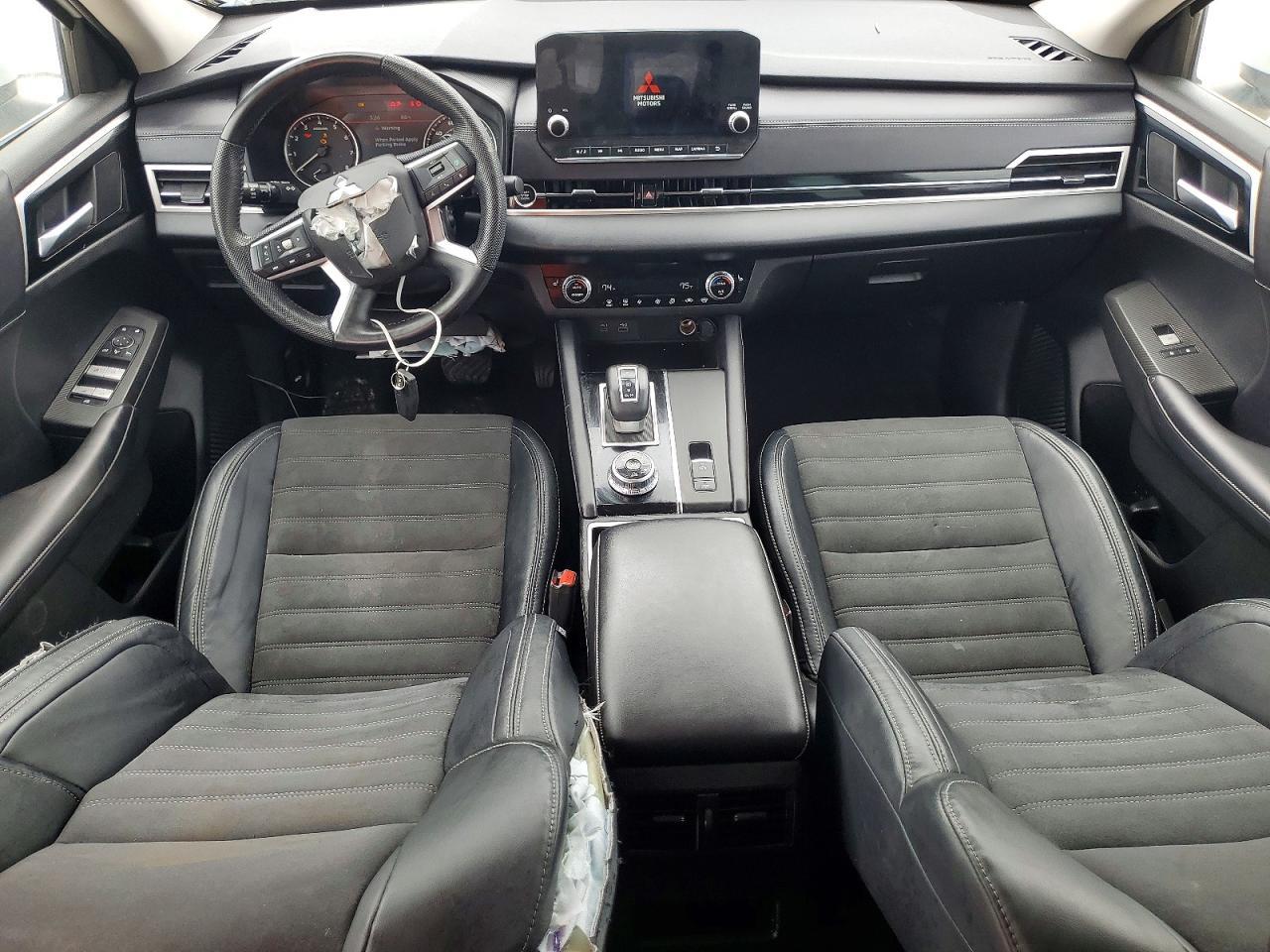2023 MITSUBISHI outlander