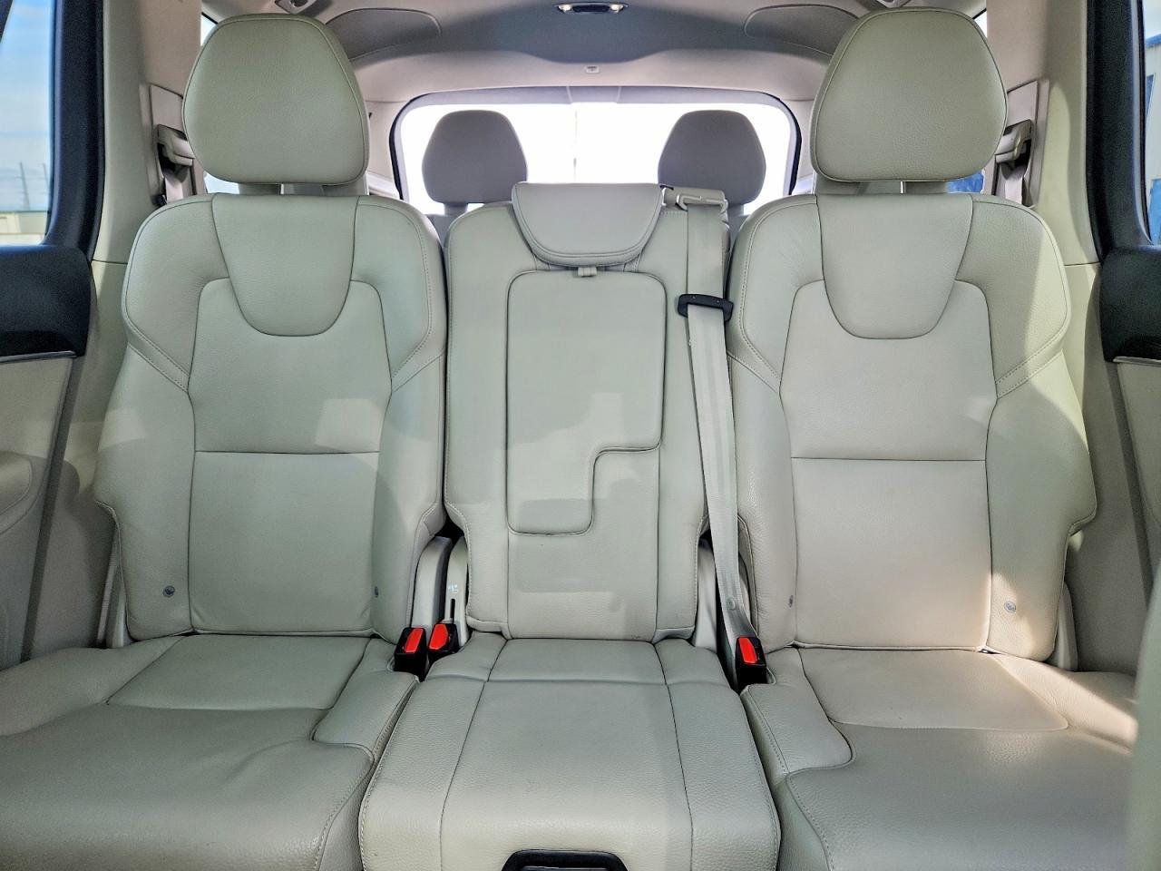 2019 VOLVO XC90