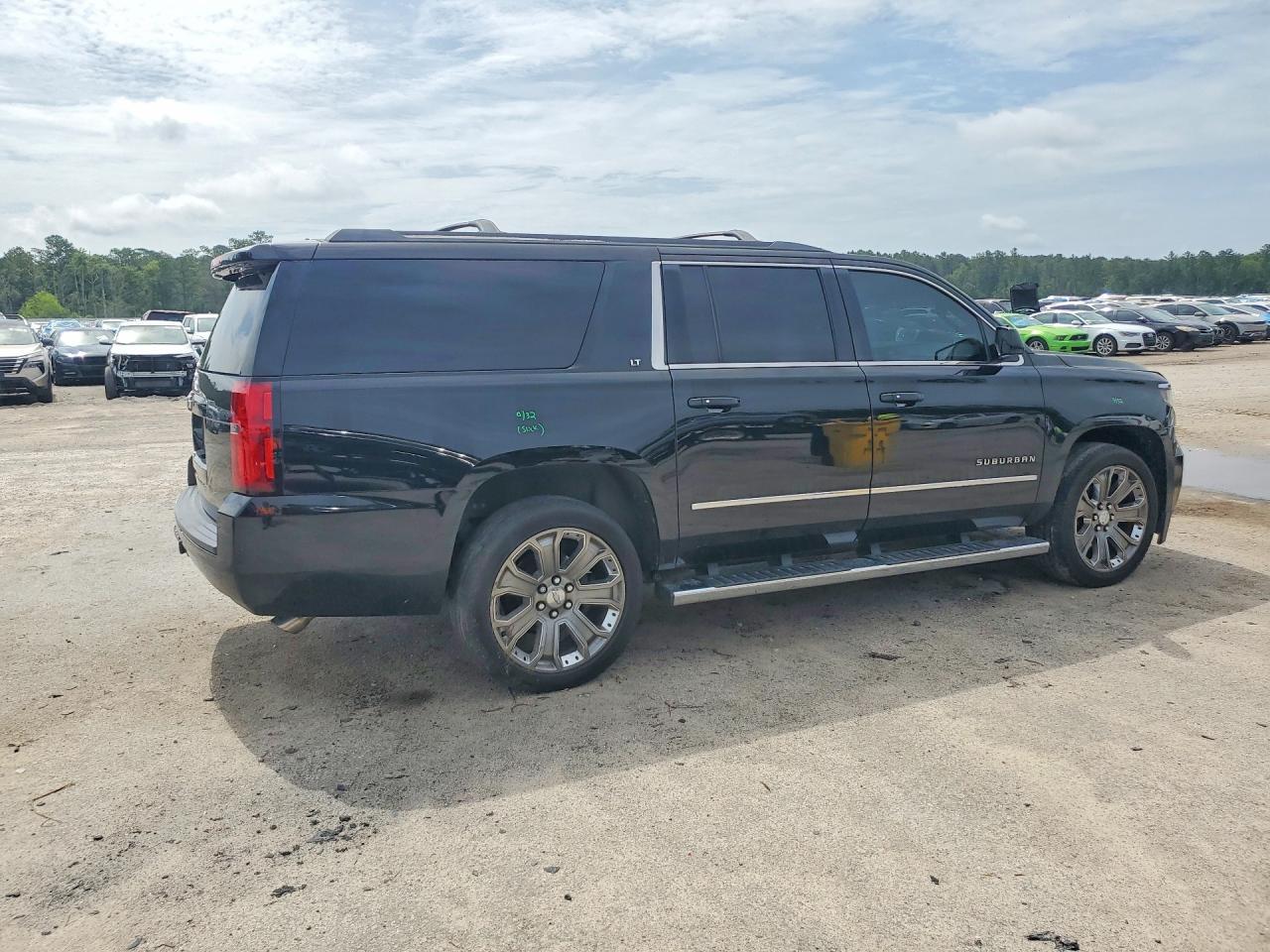 2016 CHEVROLET Suburban