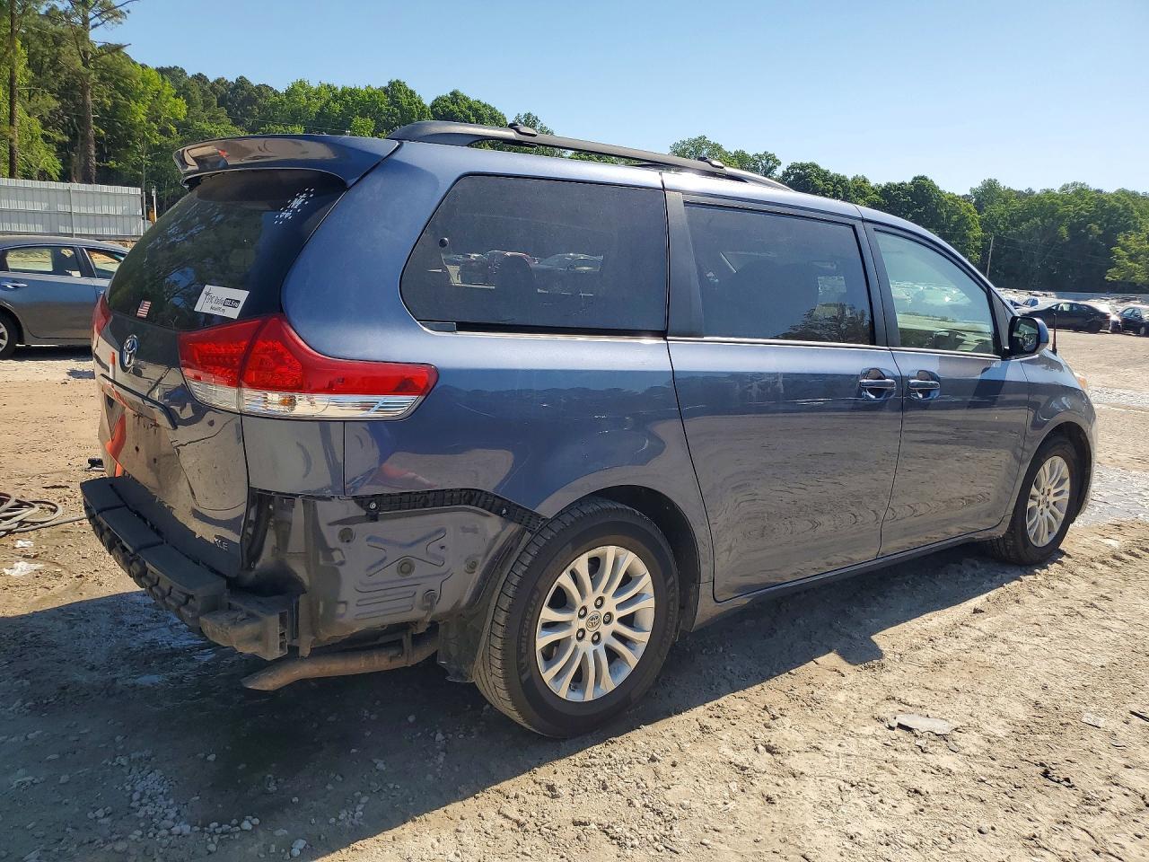 2014 TOYOTA SIENNA
