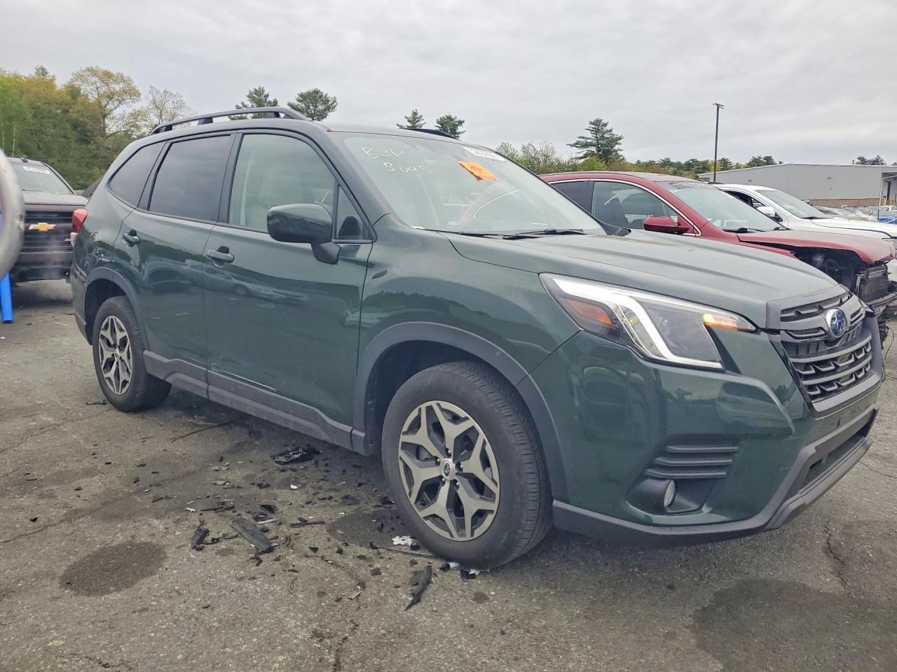 2022 SUBARU FORESTER