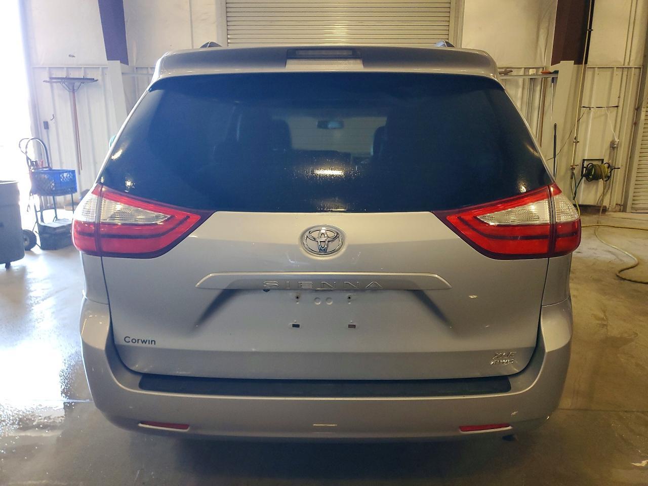 2015 TOYOTA SIENNA