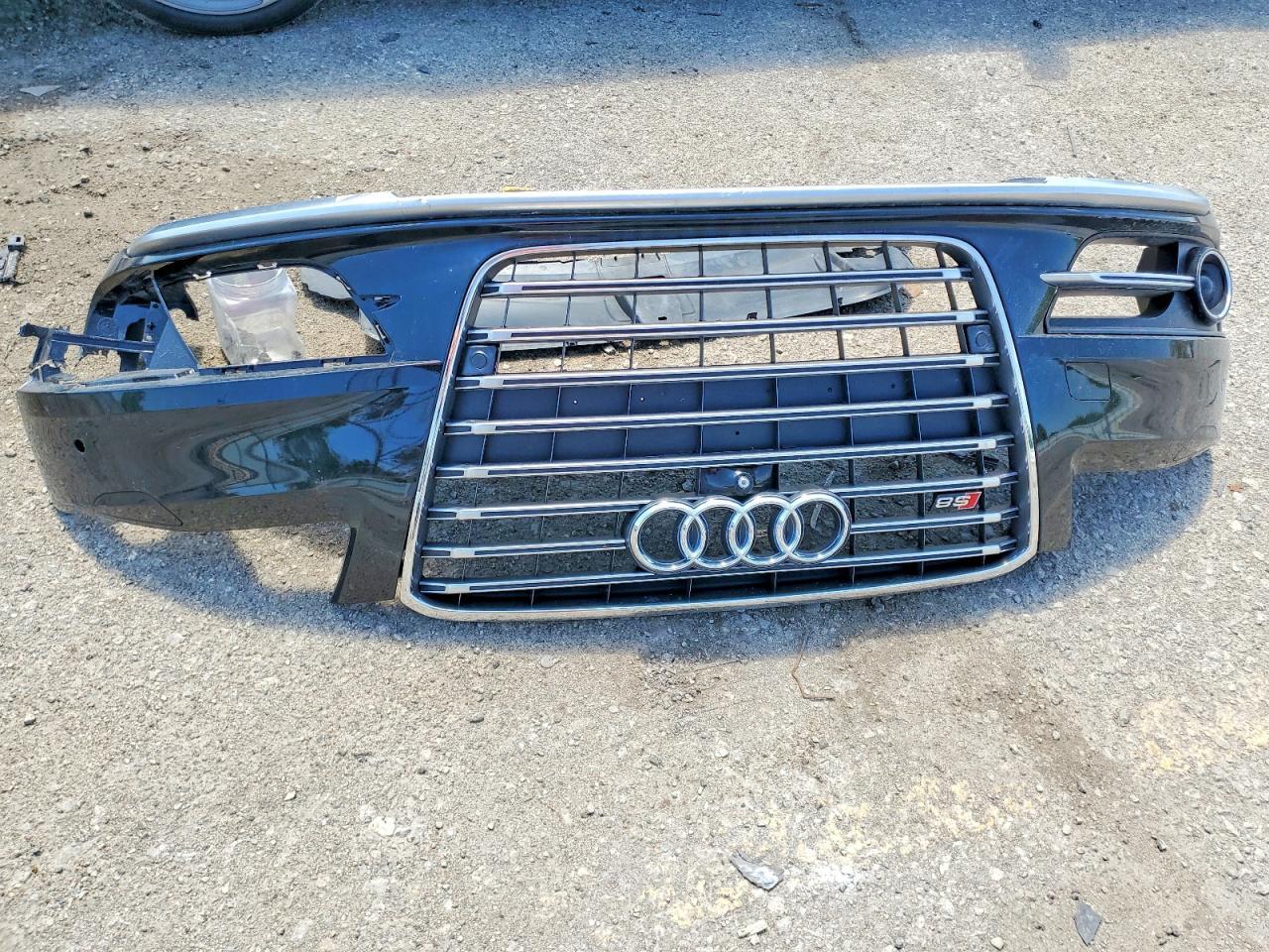 2013 AUDI S8