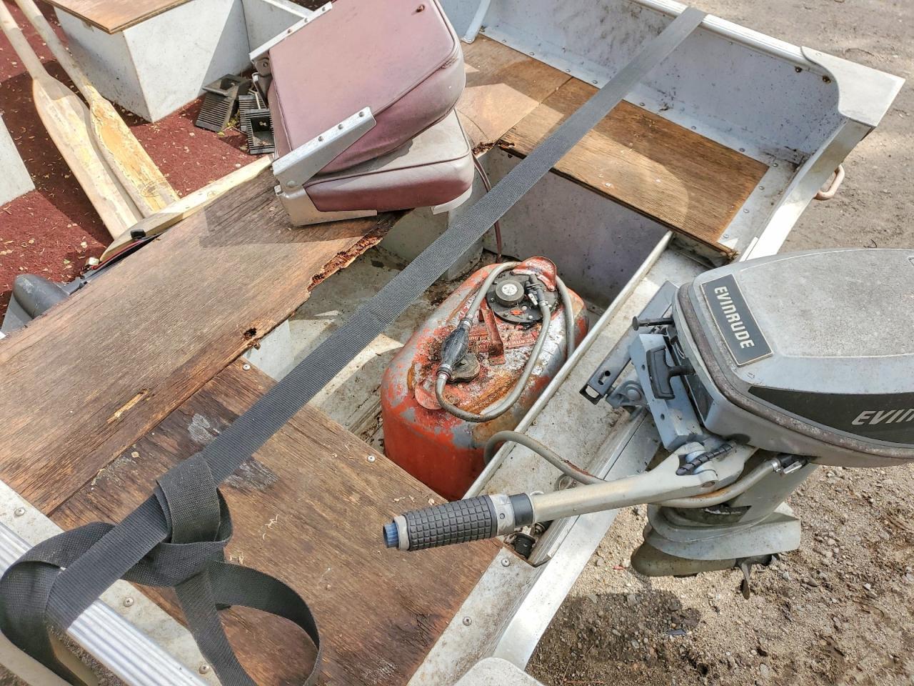 1988 LUND Boat