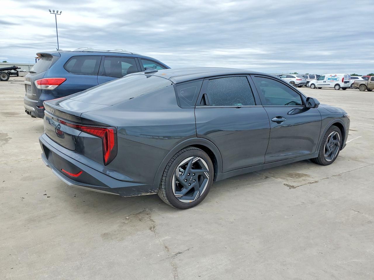 2025 KIA K4