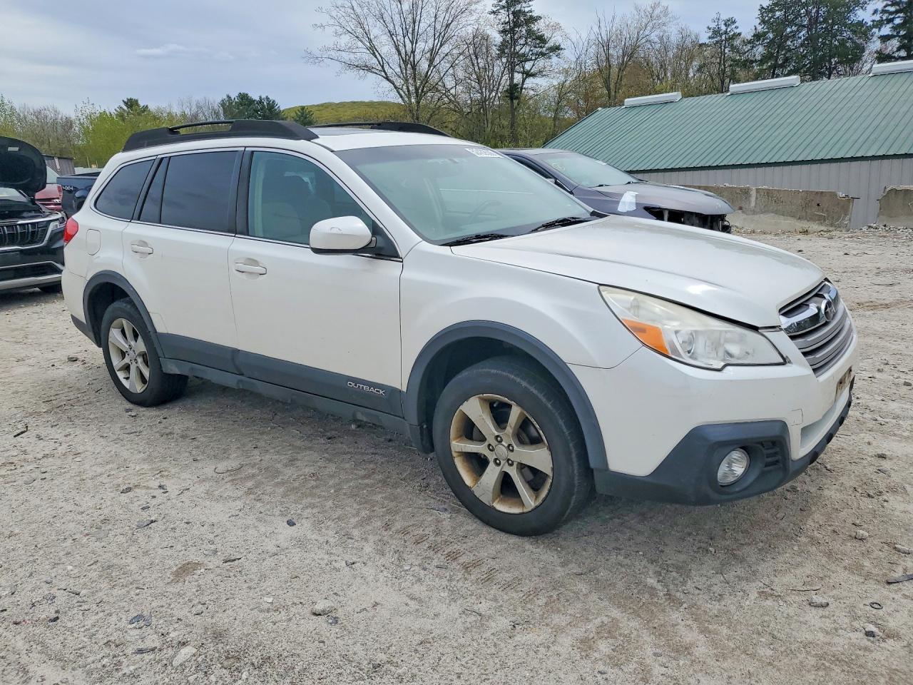 2013 SUBARU Outback