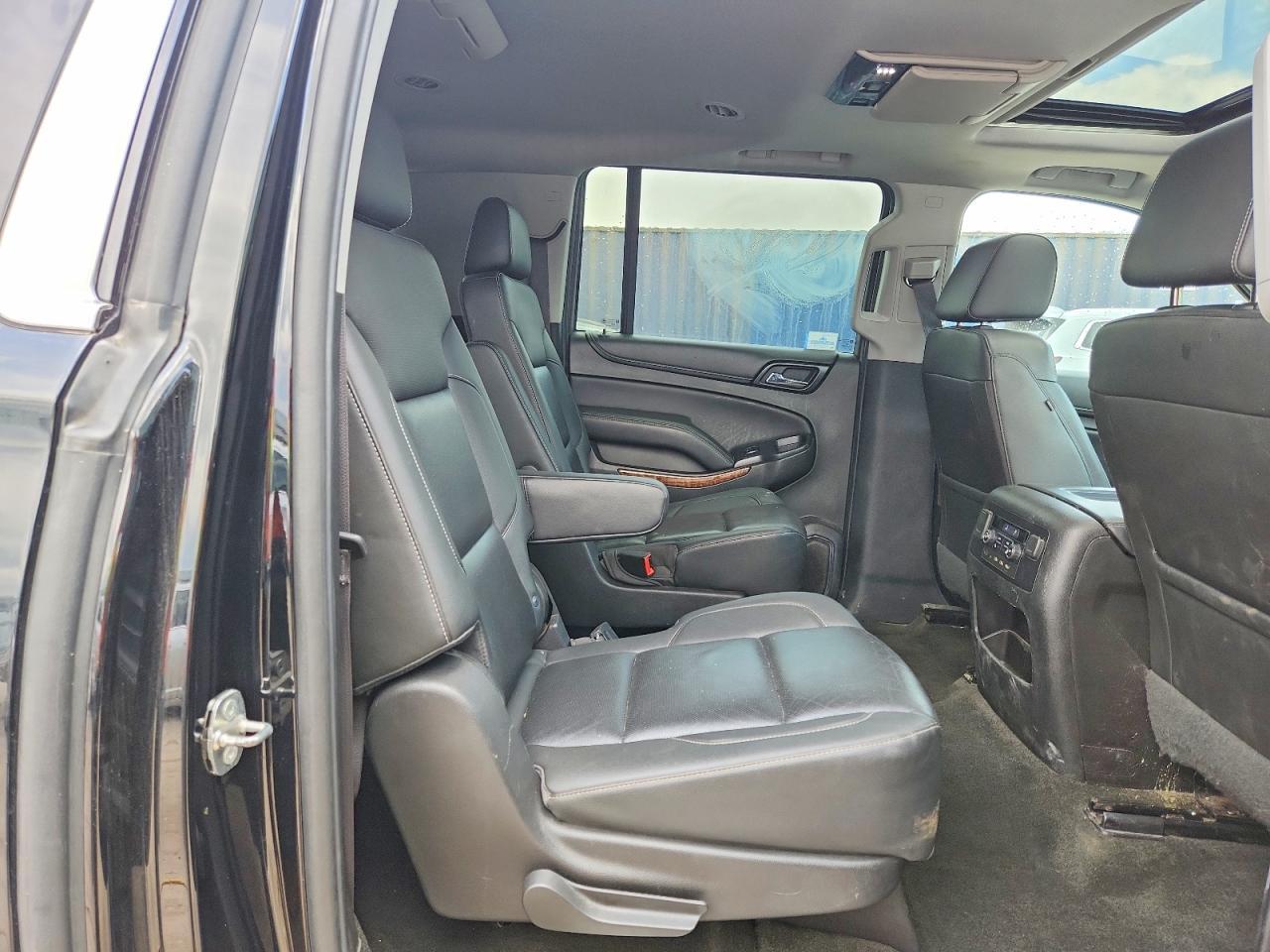2018 CHEVROLET Suburban