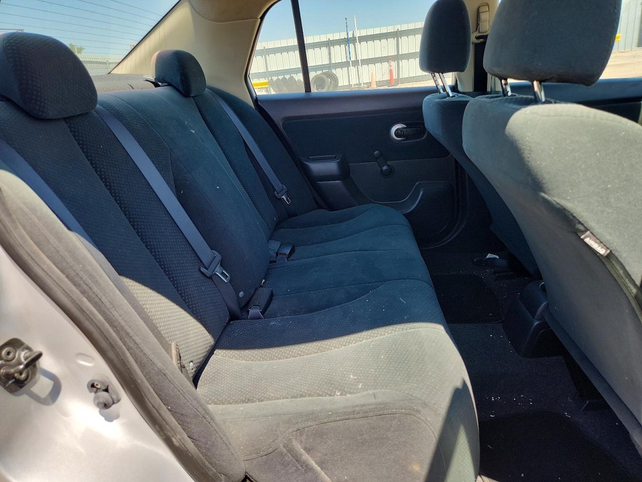 2011 NISSAN VERSA